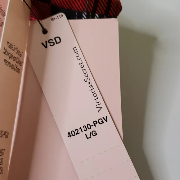 🆕️Victoria's Secret Signature Satin Slippers - Picture 9 of 12